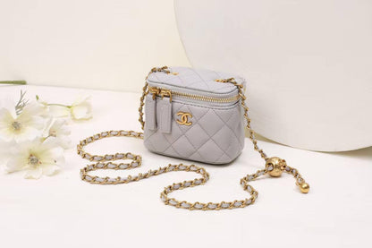 Chanel
with box
110 dhs✅
good quality

Zain194
Zain161
♥️♥️♥️