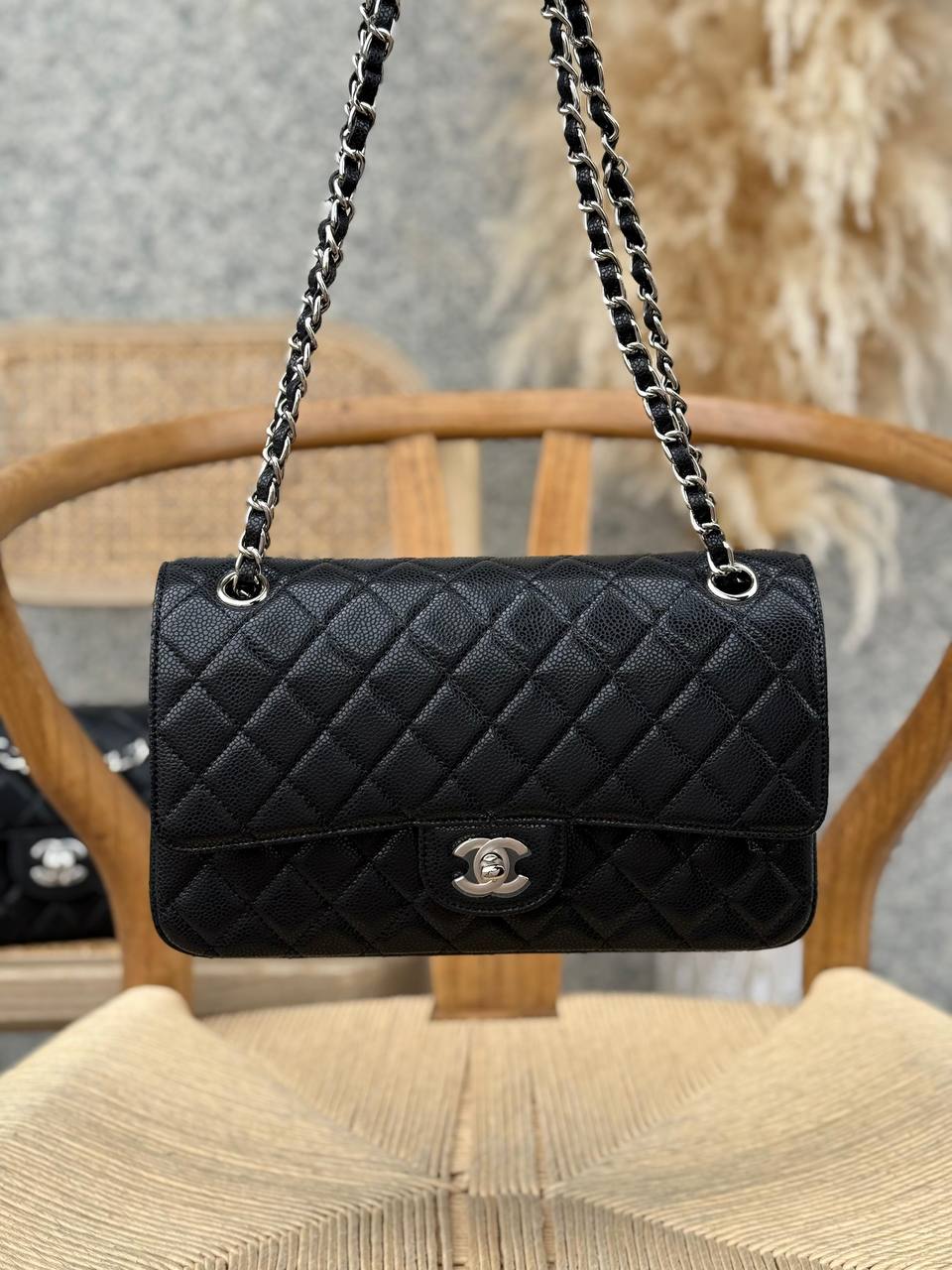 CHANEL
25cm
370 dhs✅
Top quality 
With box🎁

Zain167
♥️♥️♥️