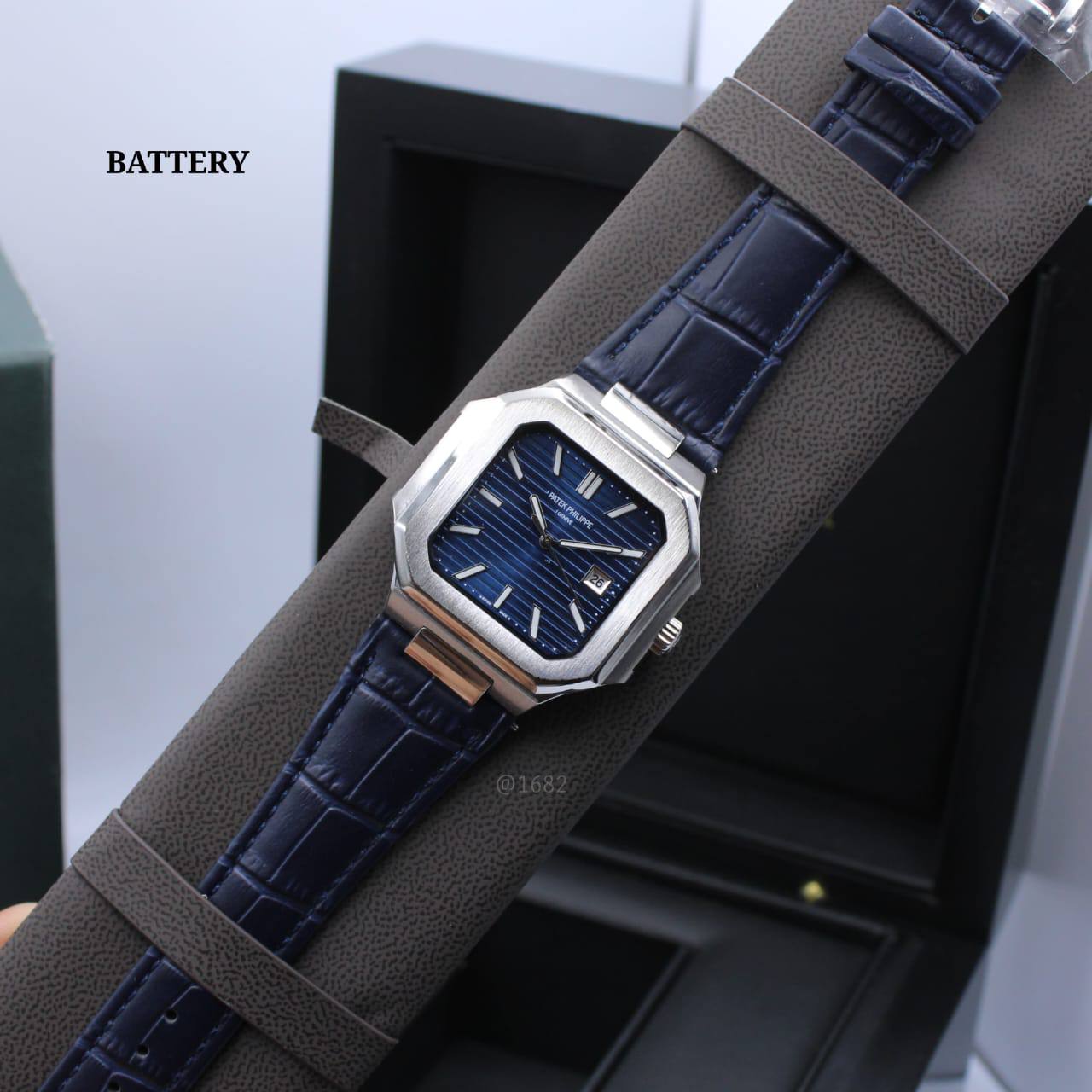 PATEK PHILIPPE
*CUBITUS*
*FOR MEN QUARTZ_______*🔥🔥
230 dhs✅

Zain304
♥️♥️♥️