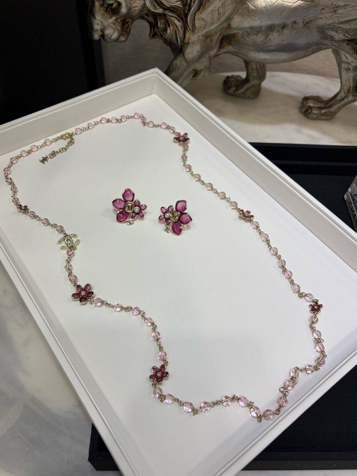 CHANEL
Necklace &Earing 🍃
Master
With normal box 🎁
225 dhs🇦🇪🇦🇪

With master box🎁
235 dhs🇦🇪🇦🇪

Zain263
♥️♥️♥️