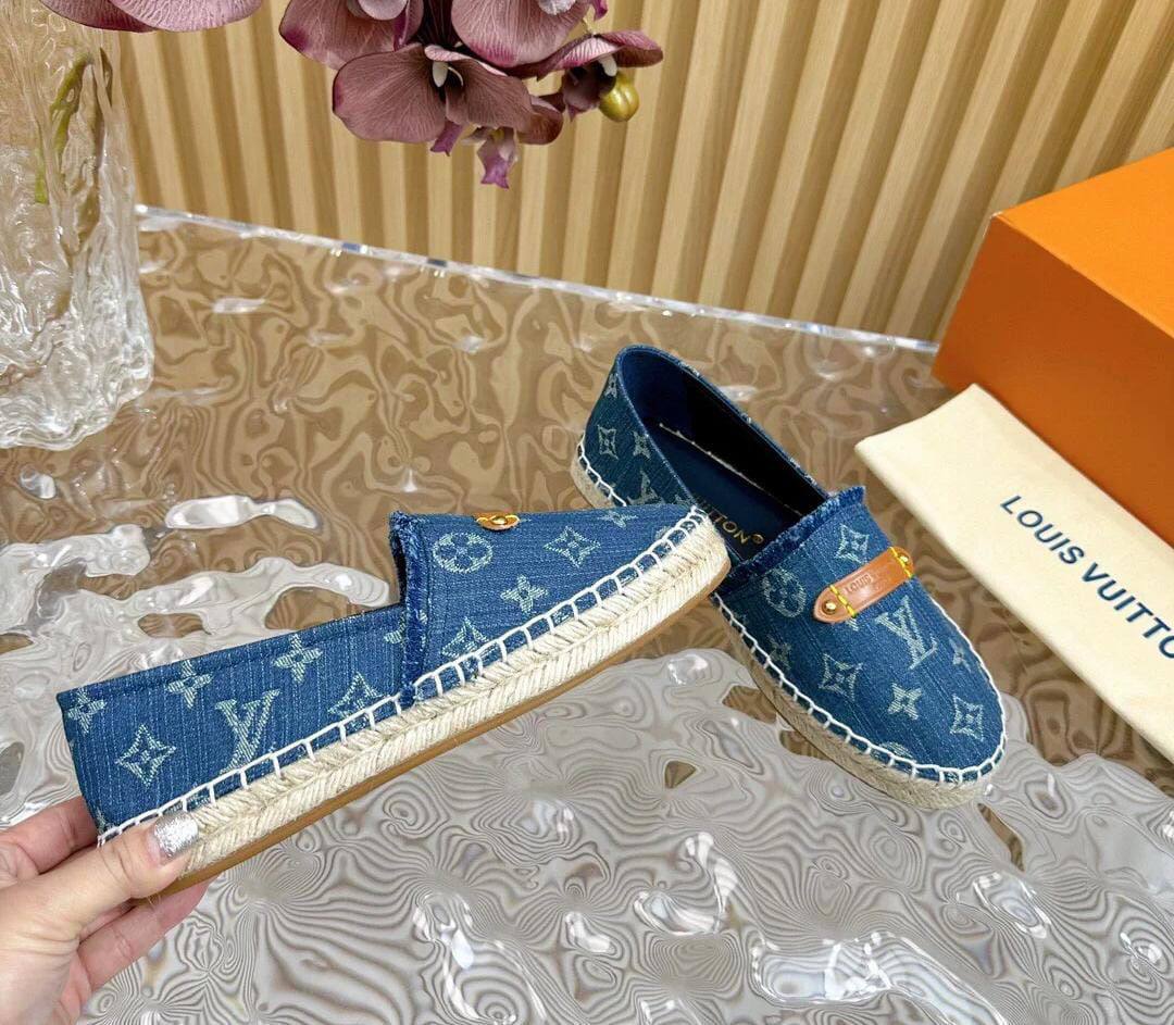 NEW CAME 😍
LV SHOES 🥿
100 DHS✅💸
Size 36 TO 41

Zain40
♥️♥️♥️