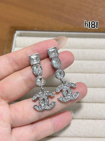 Earrings 
20 dhs🇦🇪🇦🇪

Zain263
♥️♥️♥️