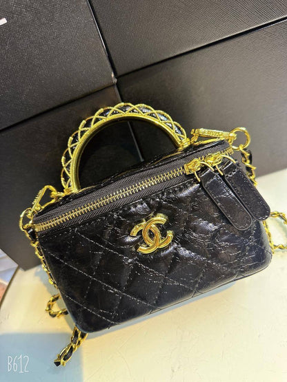 CHANEL
90 dhs🪙💚

with box
🎁🎁🎁

Zain90
♥️♥️♥️
