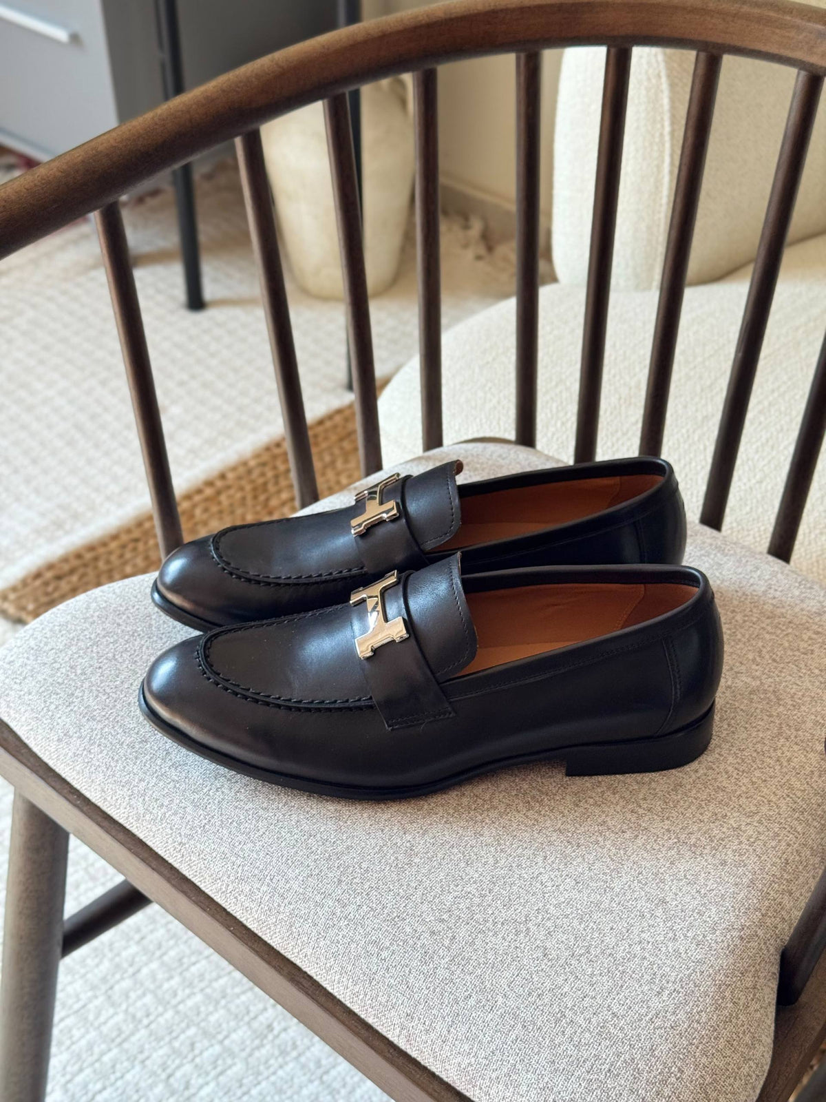 Hermes LOAFER 

VIP QUALITY 

SIZE: 40 TO 46 

630 dhs🇦🇪🇦🇪

Zain185
♥️♥️♥️