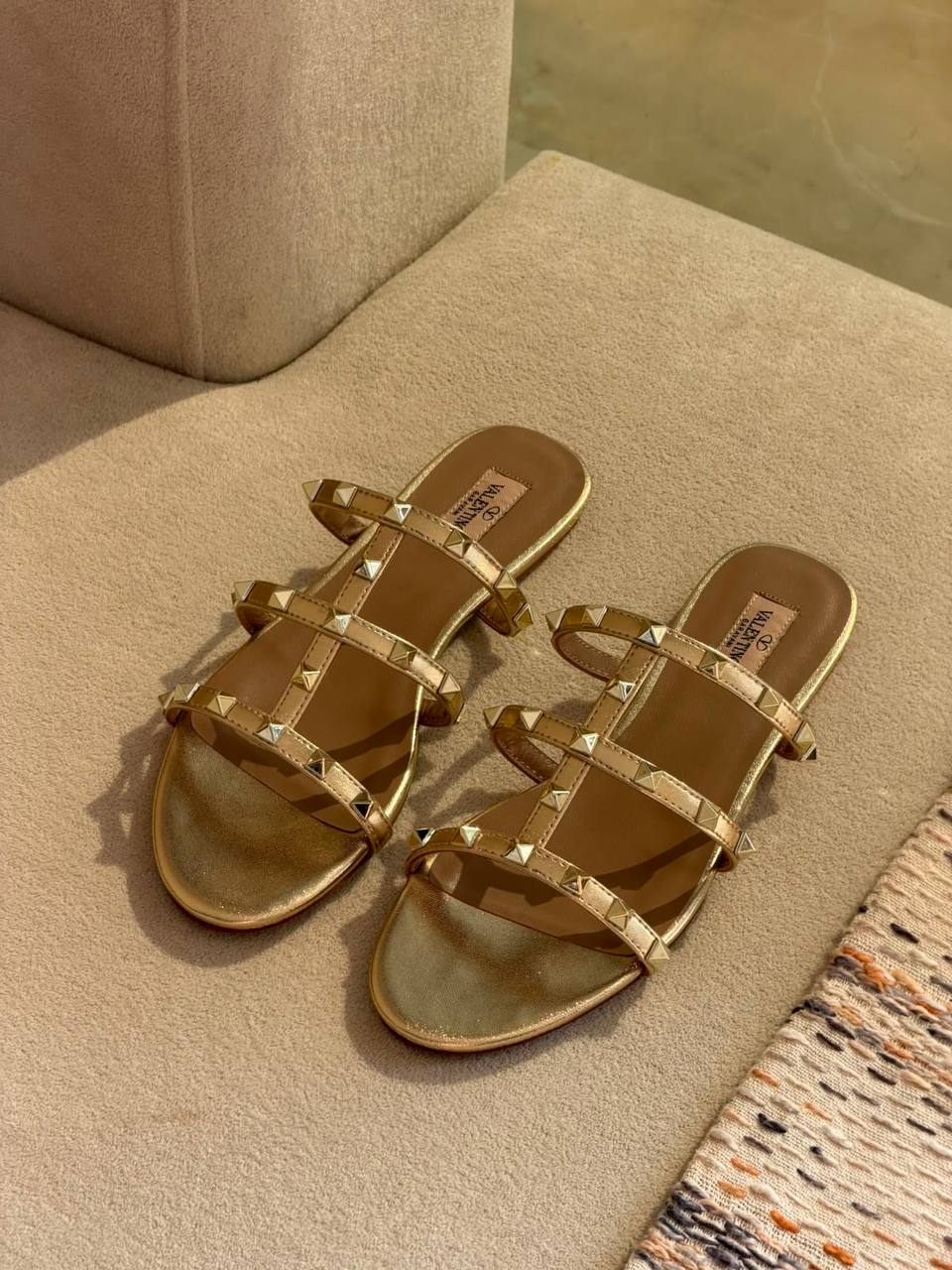 VALENTINO
QUALITY: SUPER MASTER 💥😍
SIZE:36 TO 42🥰

450 dhs🇦🇪🇦🇪

Zain319
♥️♥️