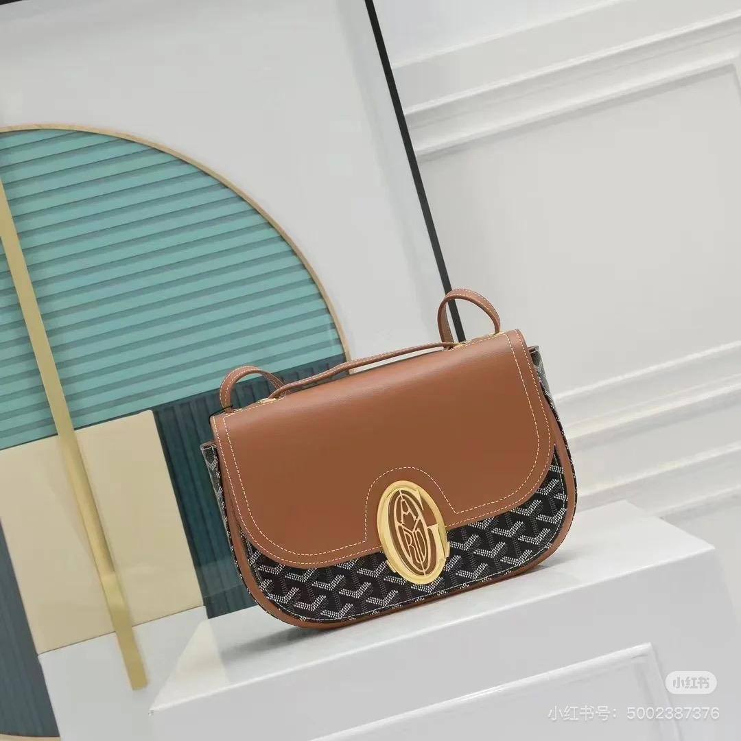 Goyard - Prada - Chanel
105 dhs🇦🇪🇦🇪 
high quality 27cm

Zain26
♥️♥️♥️