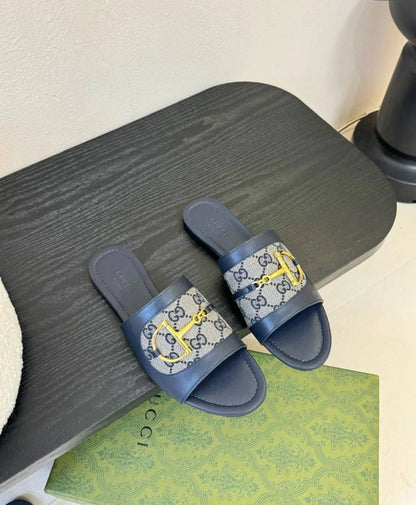Gucci 🌸
*High quality*🌸
*size: 36 to 42*🌸
280 dhs💓

Zain119
♥️♥️♥️