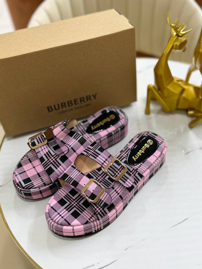 Balenciaga - Burberry - Nike
Fila - Prada - Gucci 
Size 36to42
55 dhs✅

Zain163
♥️♥️♥️