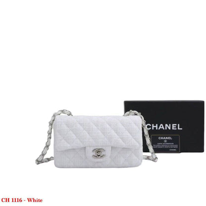 Chanel
95 dhs✅

with box
🎁🎁🎁

size 21×6×11cm

Zain42
♥️♥️♥️