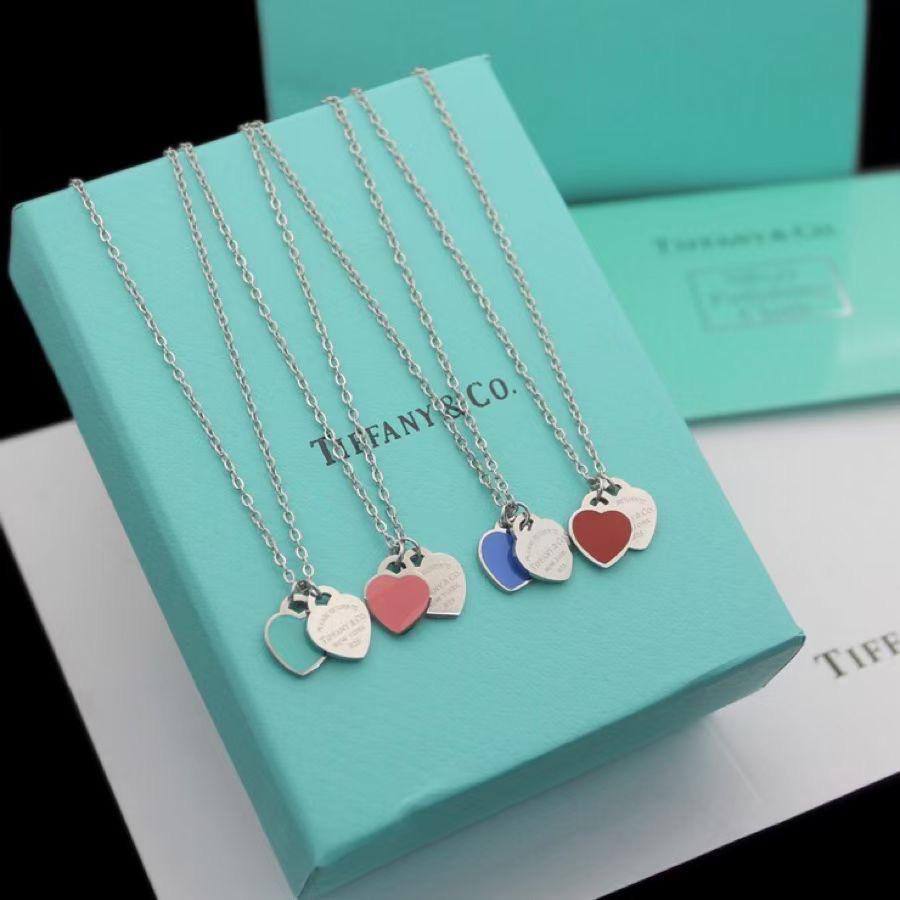 Tiffany 
Necklace 
55 dhs🪙🌨️ 

with Box and Paper Bag
🎁🎁🎁

Gold Rose Gold Silver Available

Zain89
♥️♥️♥️