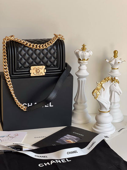 Chanel Boy
Super Master
*20 cm*
1150 dhs🪙💕

Zain257
♥️♥️♥️