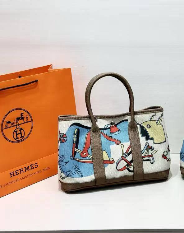 Hermes

30cm 
110 dhs✅

Zain143
♥️♥️♥️