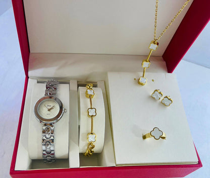 Watches boxes
Chanel
Dior
Gucci
LV

With box 
90 dhs🇦🇪🇦🇪

Zain45 
♥️♥️♥️