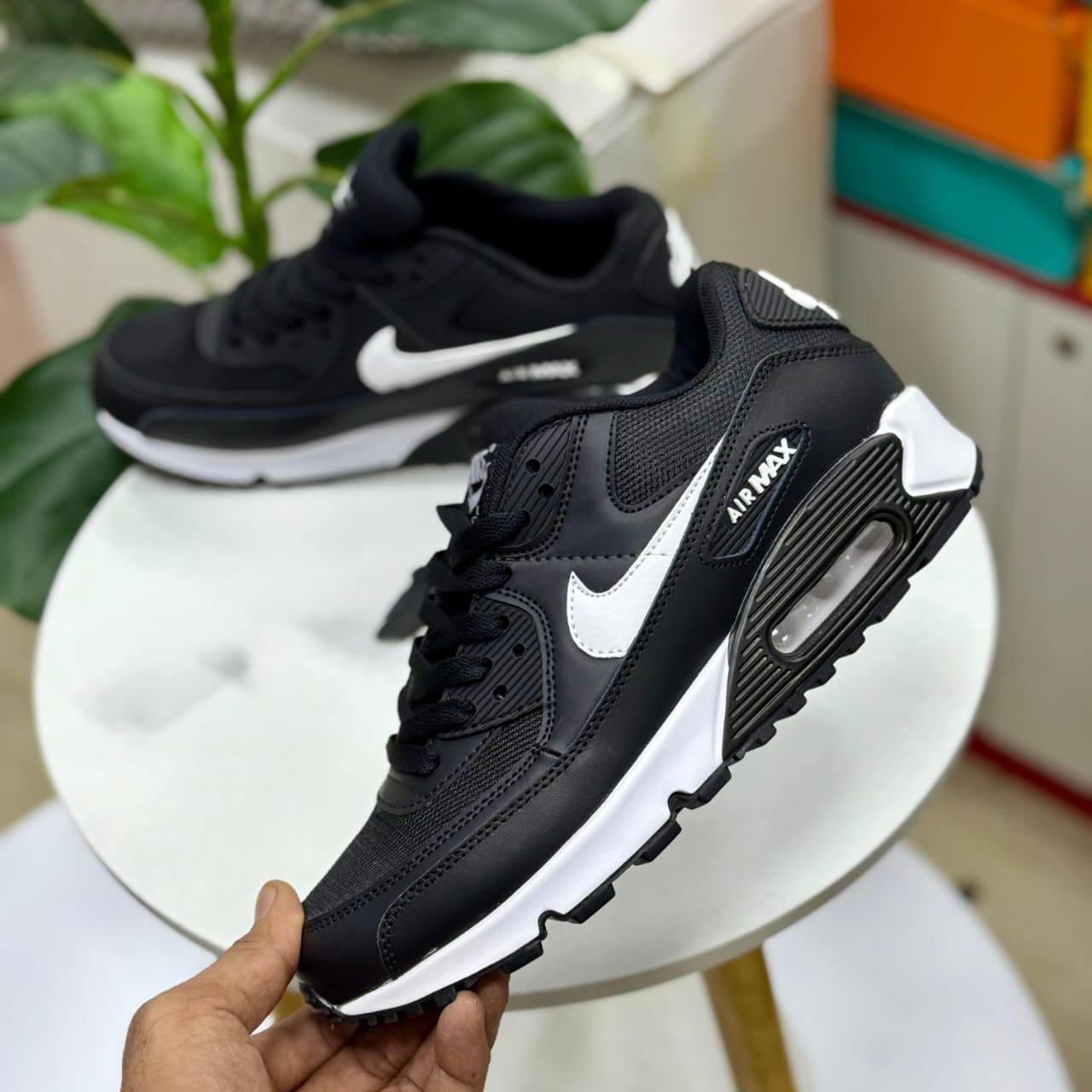 NIKE
40 to 45 size
105 dhs💓

Zain27
♥️♥️♥️