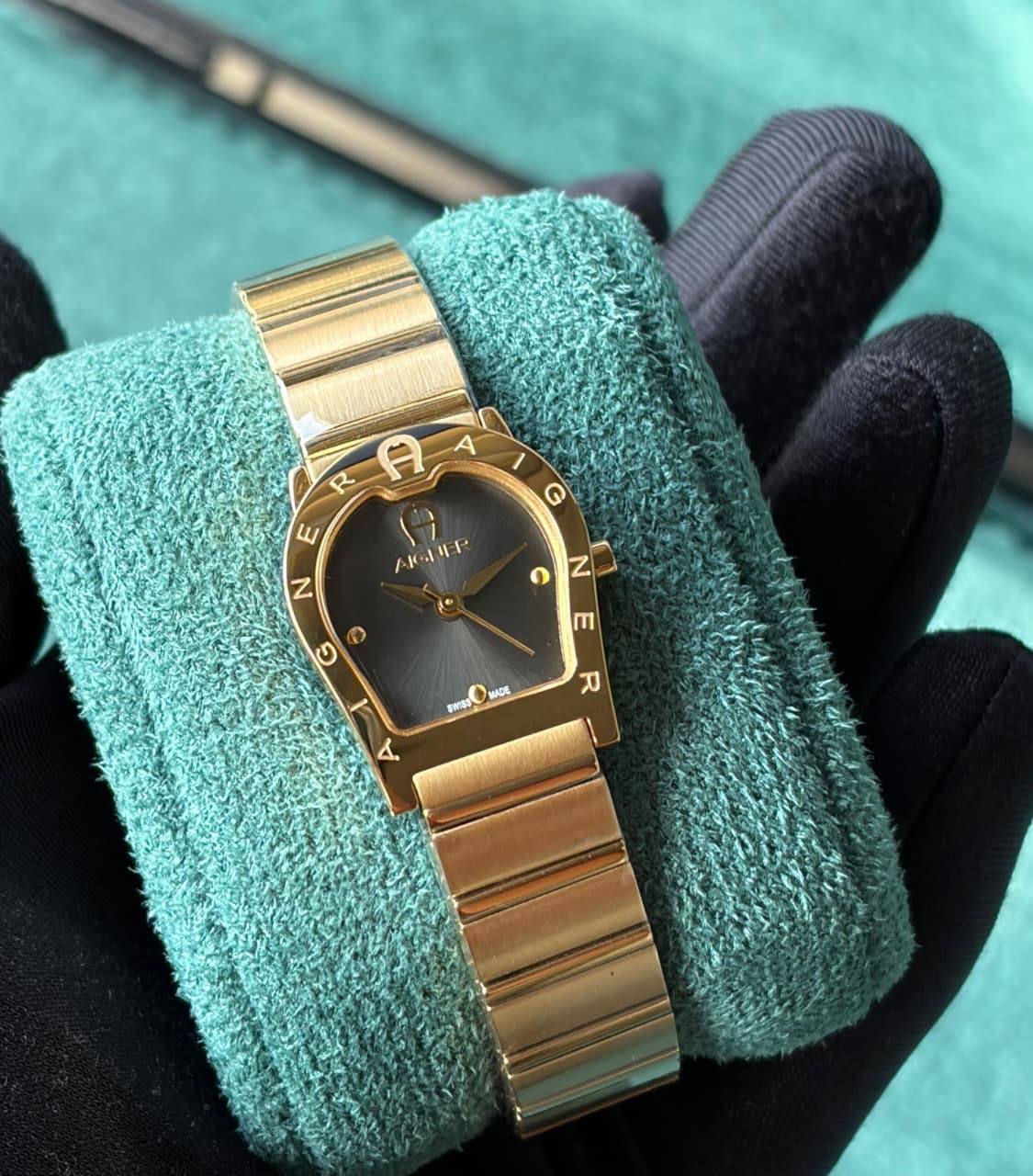Aigner watch for ladies 
good quality 
280 dhs🗽

Zain59
♥️♥️♥️