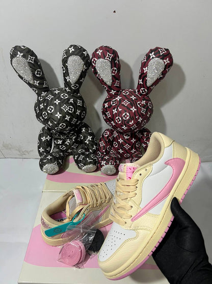 Nike x Travis Scott Air Jordan 1 Low OG "Shy Pink"
New Arrivals 🤩
36-45 AVAILABLE 
230 dhs🇦🇪🇦🇪

Zain242
♥️♥️♥️