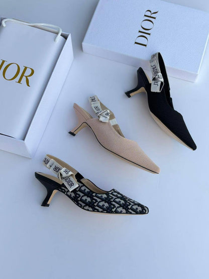 Dior 
120 dhs🪙💕
Size 36-42

Zain55
♥️♥️♥️