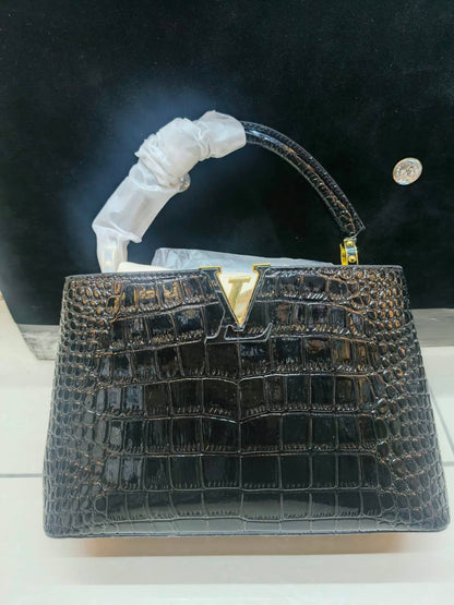 LV

31cm 
330 dhs🇦🇪🇦🇪

Zain10
♥️♥️♥️