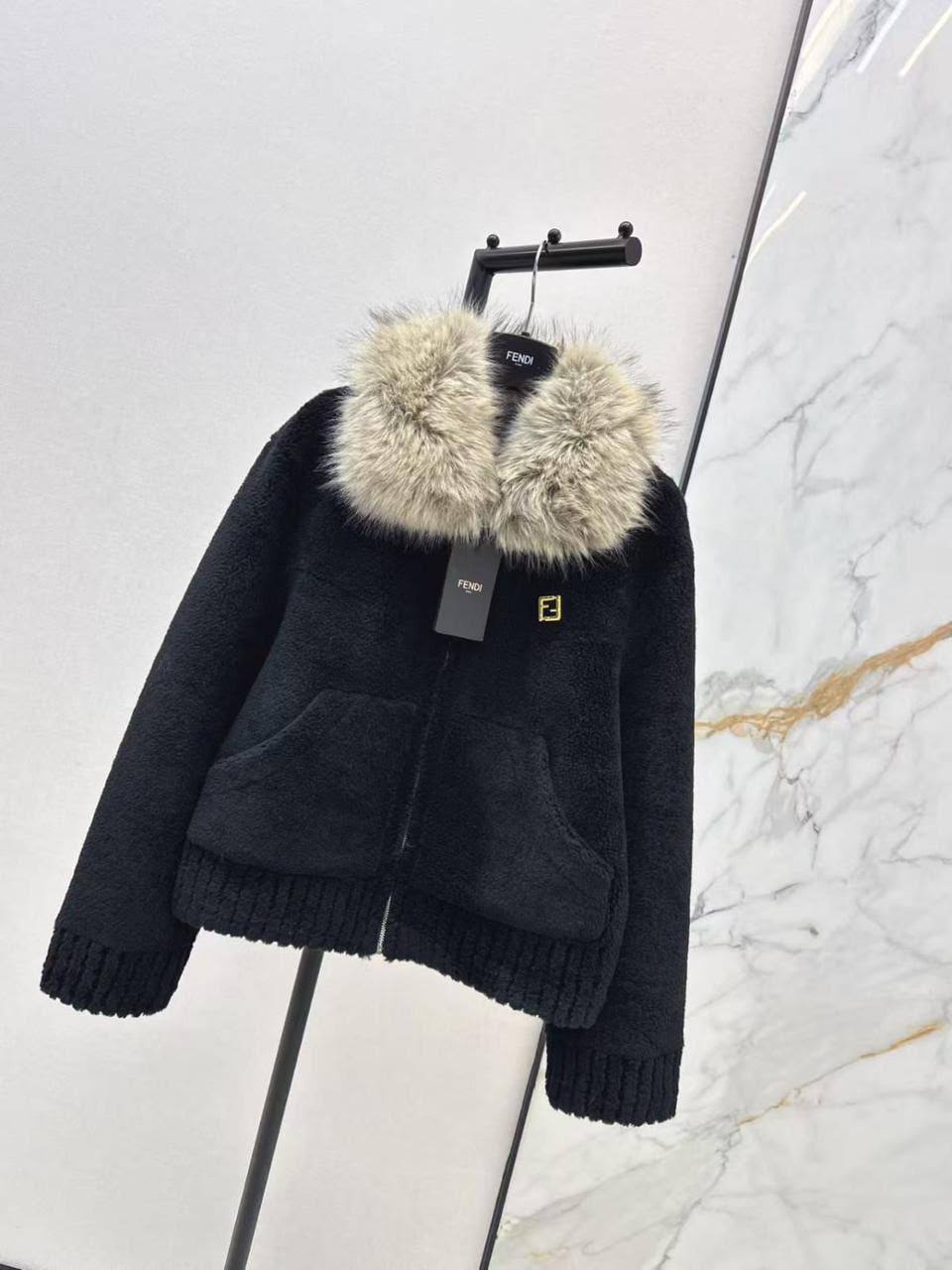 Fendi

Super Master quality

Sizes: S M L
750 dhs🇦🇪🇦🇪


Zain308
♥️♥️♥️
