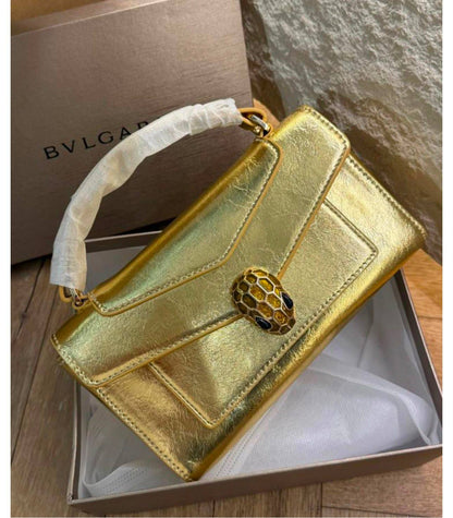 Bvlgari
105 dhs✅
Size：19CM
Good-quality with box

Zain35
♥️♥️♥️