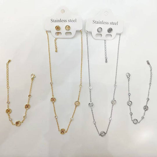 *STAINLESS STEEL SET❤️‍🔥*
Non tarnish 💯
Necklace ❤️
Bracelet 🦋
Earring 🍁

With normal boxes 📦 
And paper bag 🛍️
35 dhs💓

Zain216
♥️♥️♥️