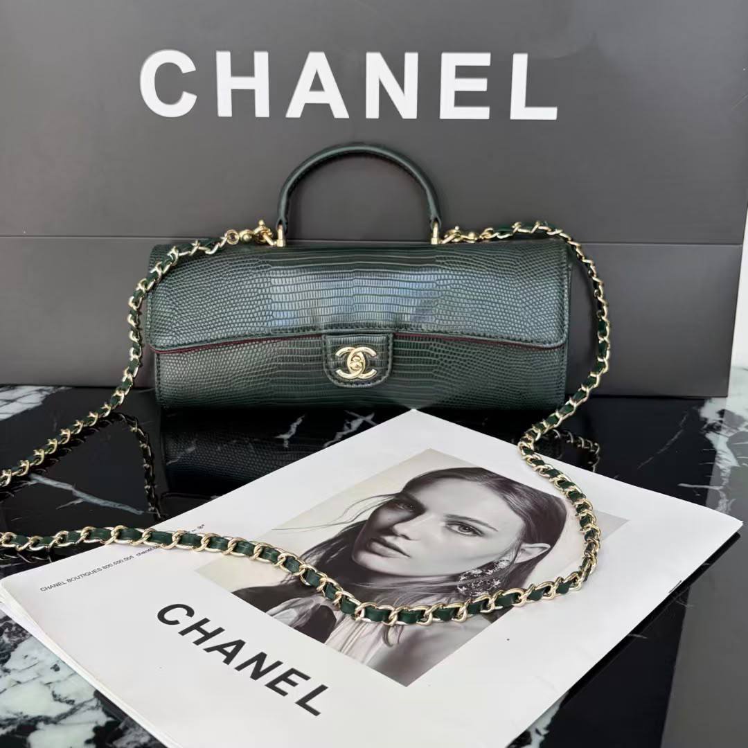 Chanel 

new arrival 

300 dhs🇦🇪🇦🇪

25cm

Zain228
♥️♥️♥️