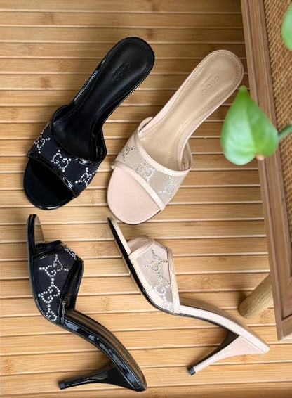 Gucci
𝗦𝗶𝘇𝗲 𝟯𝟲 𝘁𝗼 𝟰𝟭 
450 dhs✅

Zain303
♥️♥️♥️