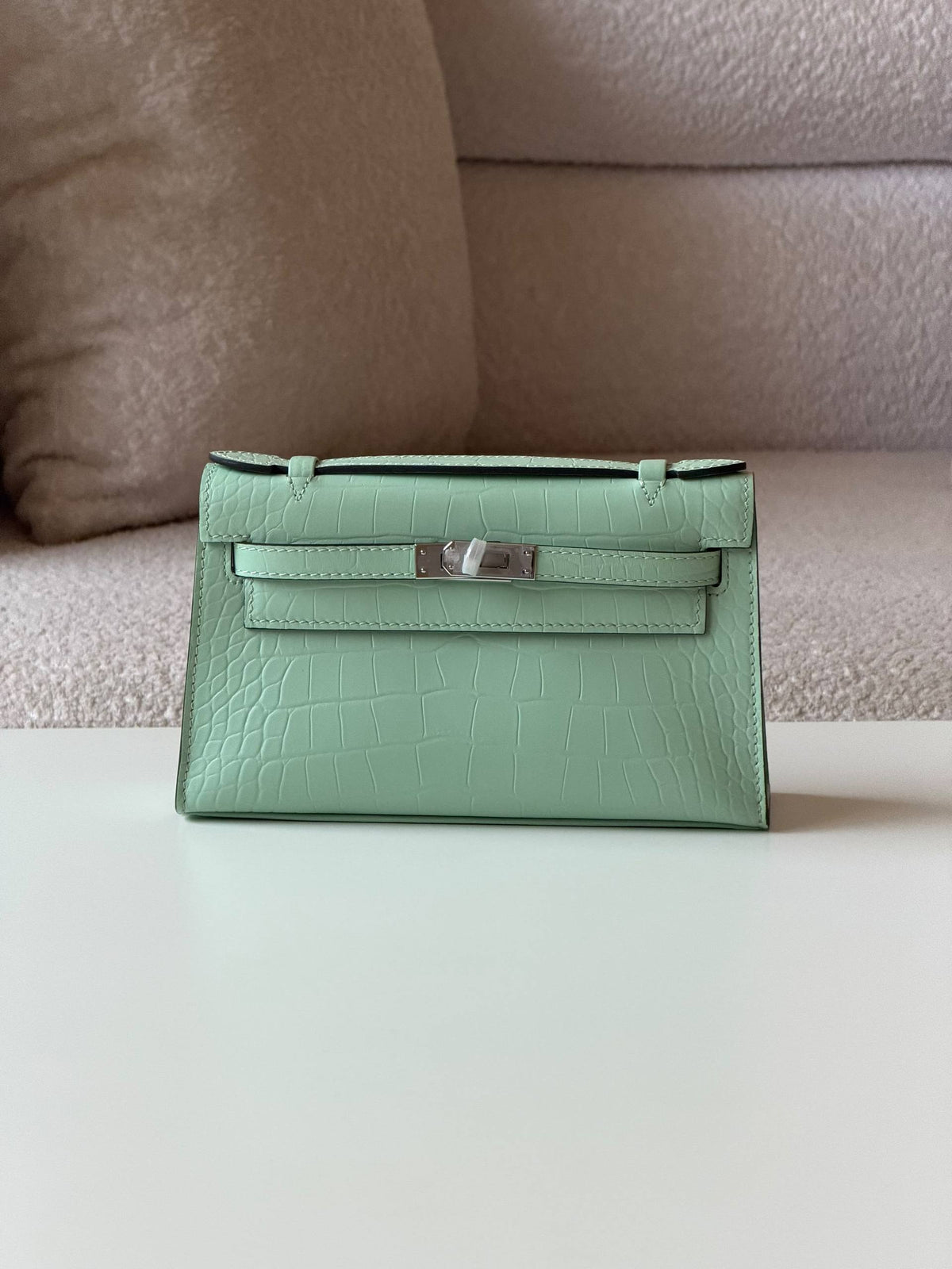 Hermes
pochette 21cm

master quality
with box 📦 
600 dhs🇦🇪🇦🇪

Zain52
♥️♥️♥️