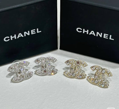 Chanel Earrings* 💎
Master quality 🎉

45 dhs❤️
normal box 📦

Zain48
♥️♥️♥️