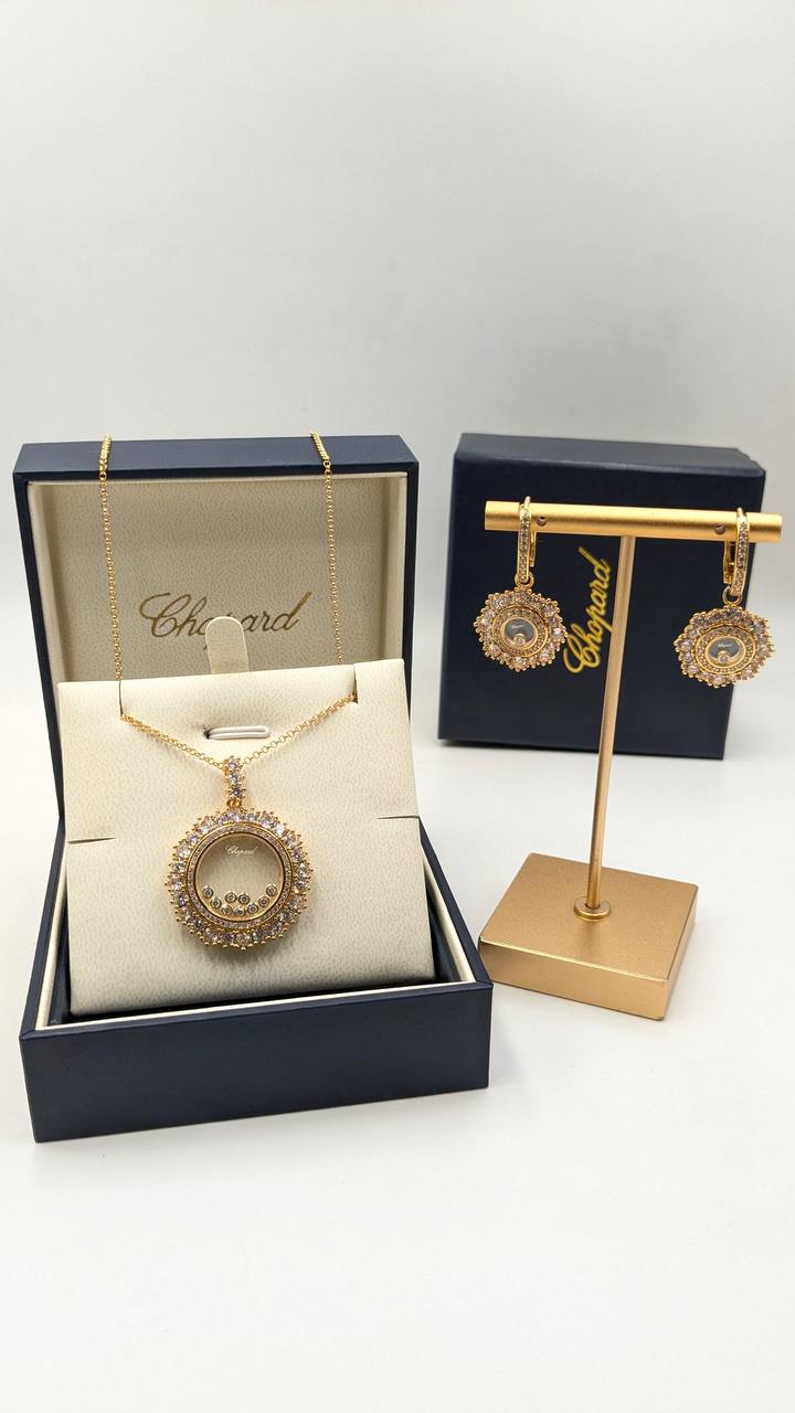 Chopard
*Master Quality* 
*Necklace & Earrings*
230 dhs💛 with Normal Box 🎁
260 dhs💛 with Master Box 🎁

Zain210
♥️♥️♥️