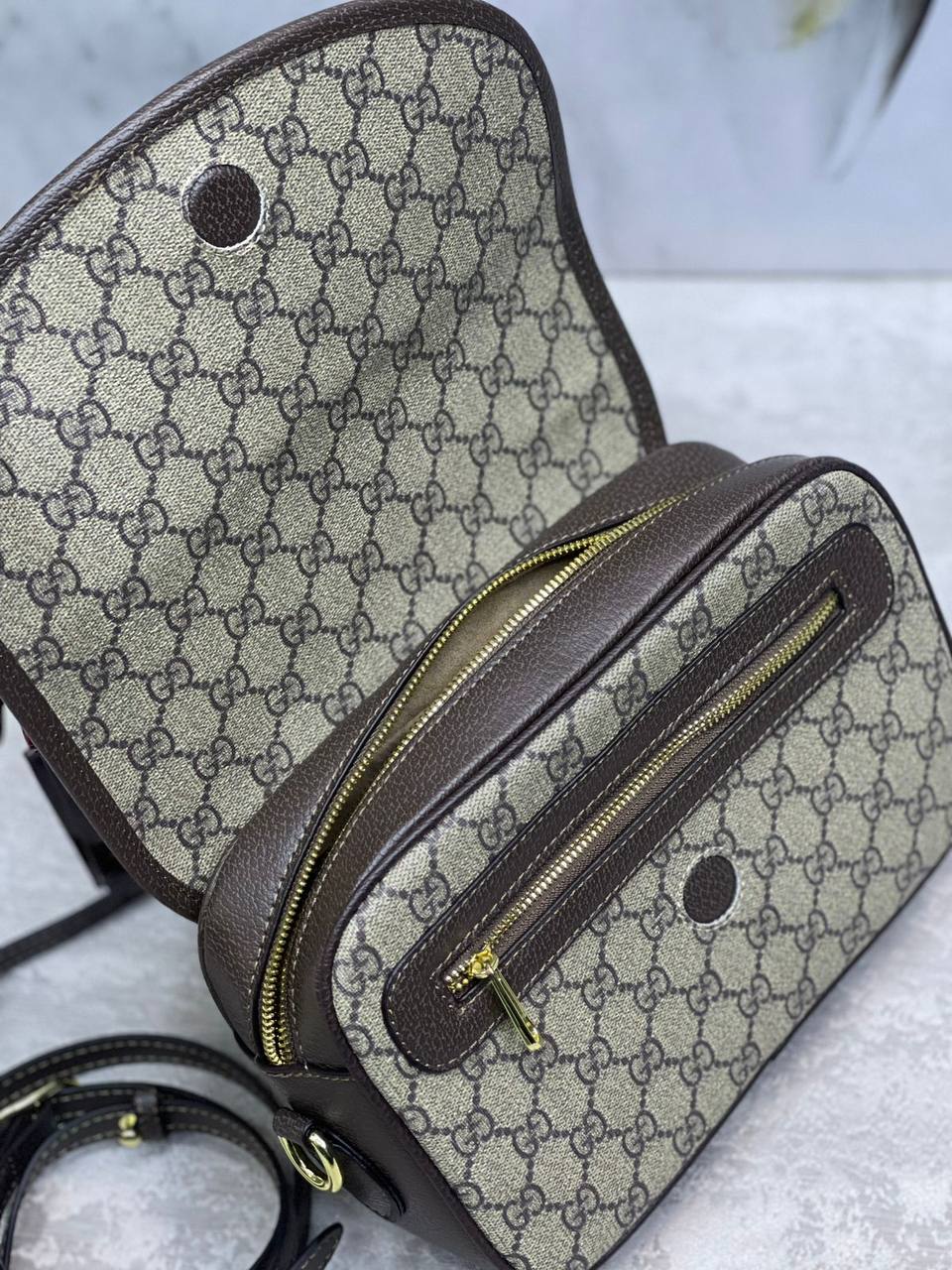 Gucci
High Quality
180 dhs👑

with box 
🎁🎁🎁

Zain175
♥️♥️♥️