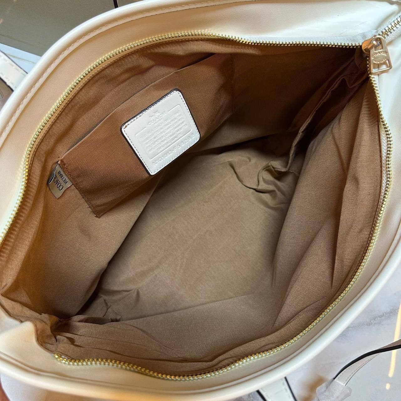 COACH 
3 in 1 
GOOD QUALITY 
120 dhs✅
SIZE: 31cm

Zain295
♥️♥️♥️