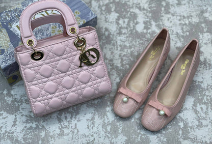 Dior
Bag&shoes. Set.  
170 dhs❣️

Zain175
♥️♥️♥️