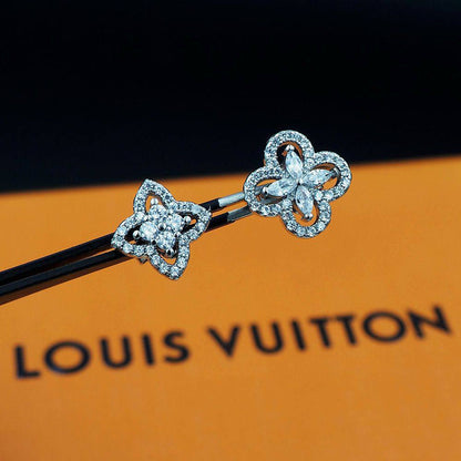 Lv Set 💐
Necklace 
Earrings 
Master quality 💎

*90* AED normal box 📦

Zain48
♥️♥️♥️