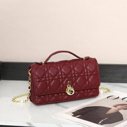 Dior

110 dhs🪙💕

with box 🗃️

Zain269
♥️♥️♥️