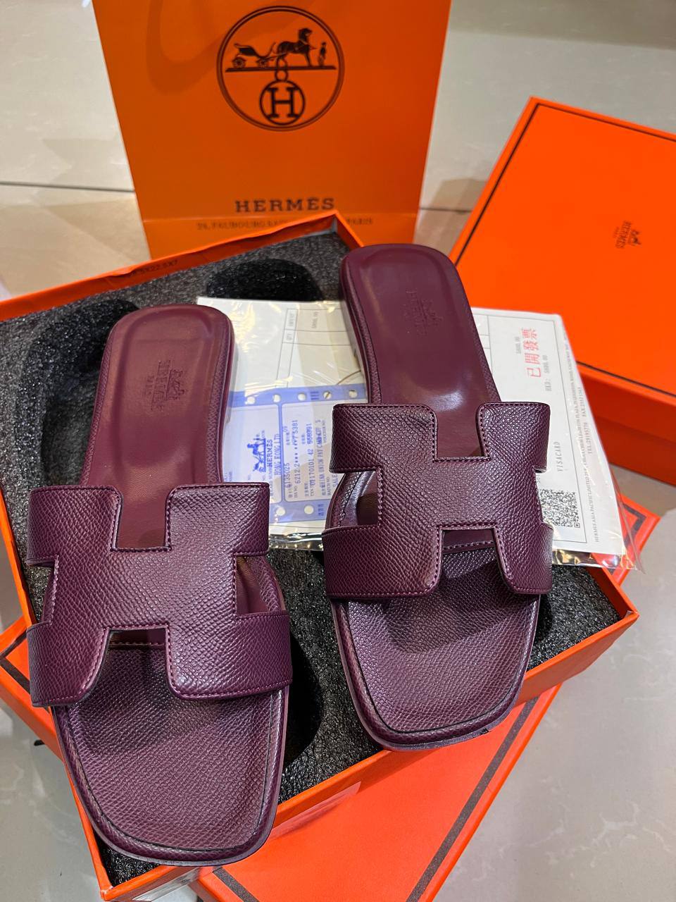 Hermes

Size:36 to 42

85 dhs🪙🌺

Zain241
♥️♥️♥️