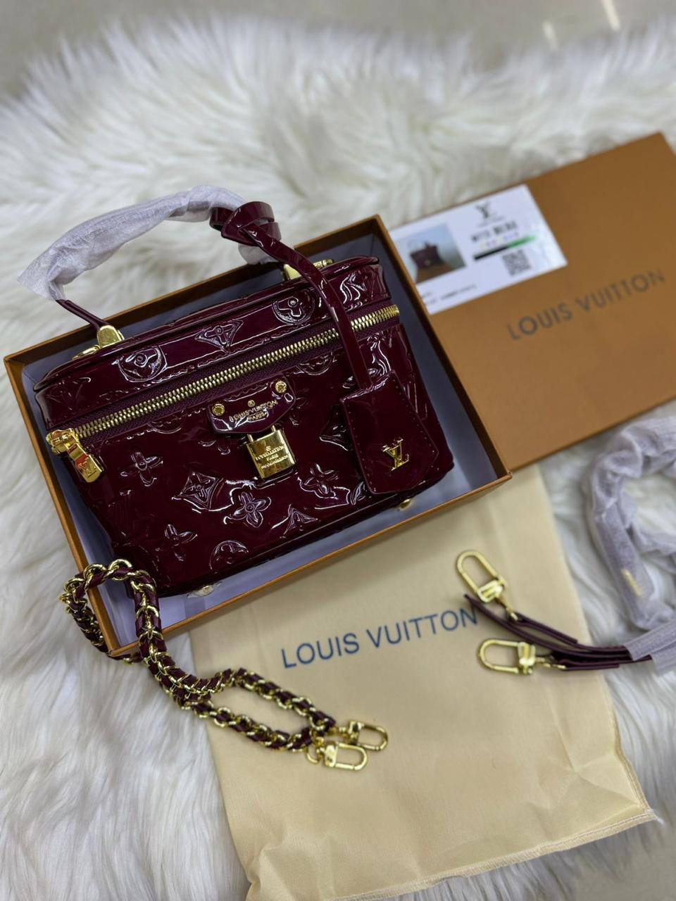 LV Vanity
Size :  18 * 12 cm
85 dhs🪙💕
with box🎁

Zain115
♥️♥️♥️