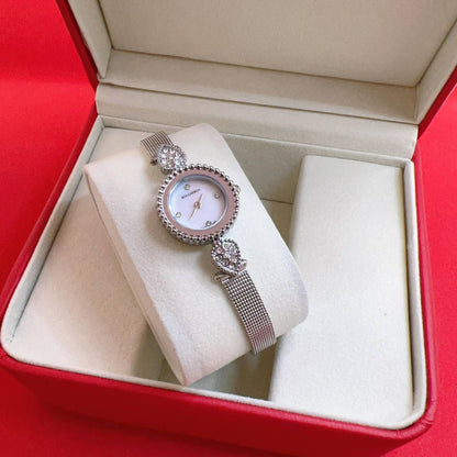 New stock 
Ladies Watch
55 dhs💛

Zain45
♥️♥️♥️