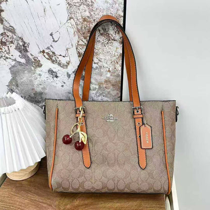 Coach Bags
70 dhs✅

Zain232
♥️♥️♥️