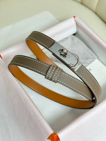 HERMES
Women’s Belt
Master Quality 
310 dhs✅

Zain276
♥️♥️♥️