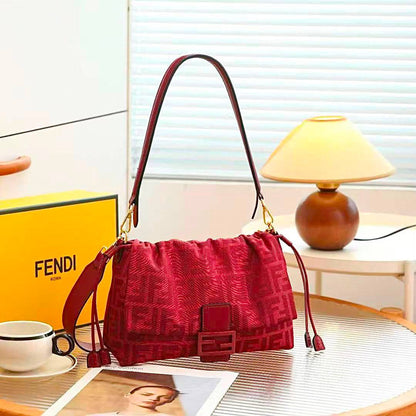 FENDI 
GOOD QUALITY 
WITH BOX 
100 dhs💛

Zain295