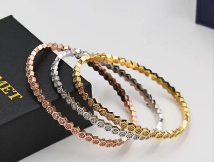 Chaumet bangle
Master quality

*70* AED normal box 📦

Zain48
♥️♥️♥️