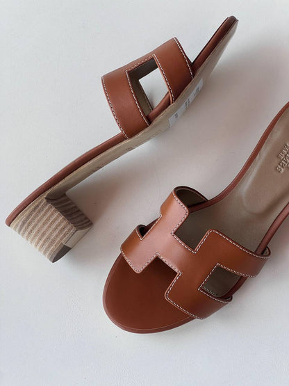 Hermes 🧶
Size 36-41
_Super master high quality_🪡
450 dhs✅

Zain176
♥️♥️♥️