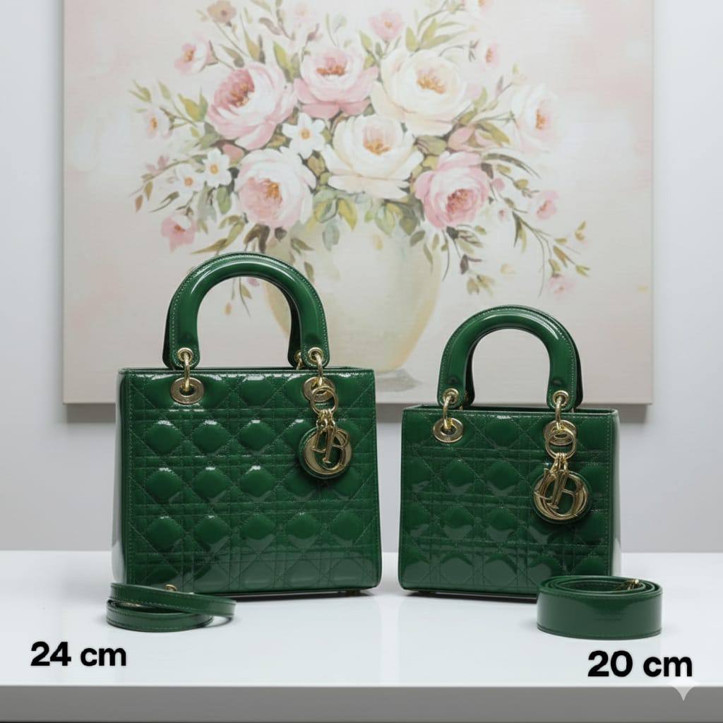 CHRISTIAN LADY DIOR
ɢʟᴏssʏ ᴍᴀᴛᴇʀɪᴀʟ
ɢᴏʟᴅ ʜᴀʀᴅᴡᴀʀᴇ
ᴡɪᴛʜ ᴡᴇʙ ʟᴏɴɢ sᴛʀᴀᴘ
ᴡɪᴛʜ BOX
🎁🎁🎁
 *sɪᴢᴇ: 24 cm = Pʀɪᴄᴇ 110 ᴅʜs* 
  
 *sɪᴢᴇ: 20 ᴄm = Pʀɪᴄᴇ 100 ᴅʜs* 

Zain31
♥️♥️♥️