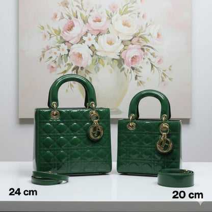 CHRISTIAN LADY DIOR
ɢʟᴏssʏ ᴍᴀᴛᴇʀɪᴀʟ
ɢᴏʟᴅ ʜᴀʀᴅᴡᴀʀᴇ
ᴡɪᴛʜ ᴡᴇʙ ʟᴏɴɢ sᴛʀᴀᴘ
ᴡɪᴛʜ BOX
🎁🎁🎁
 *sɪᴢᴇ: 24 cm = Pʀɪᴄᴇ 110 ᴅʜs* 
  
 *sɪᴢᴇ: 20 ᴄm = Pʀɪᴄᴇ 100 ᴅʜs* 

Zain31
♥️♥️♥️