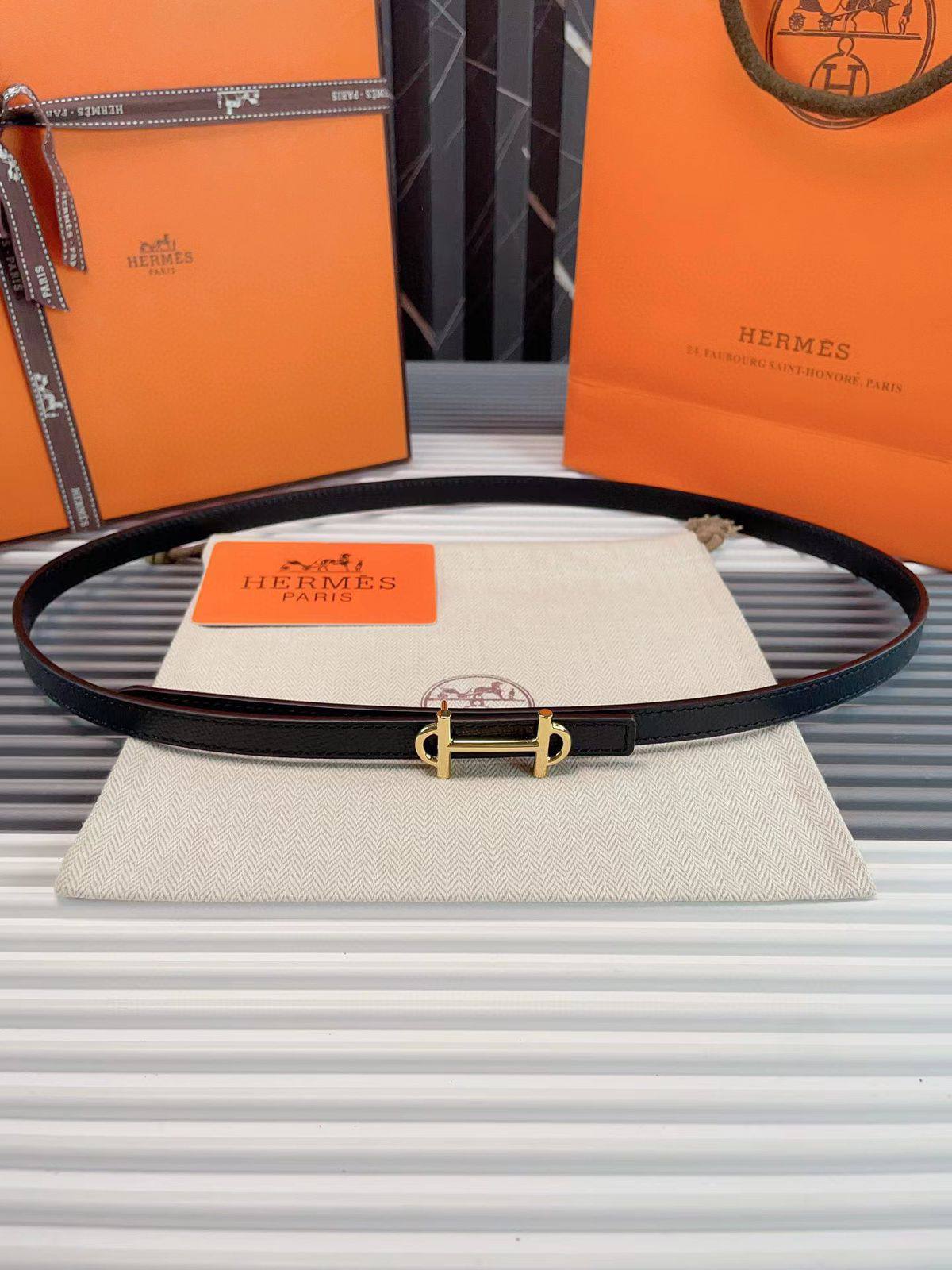 Hermes

available again

280 dhs🇦🇪🇦🇪

Zain164
♥️♥️♥️