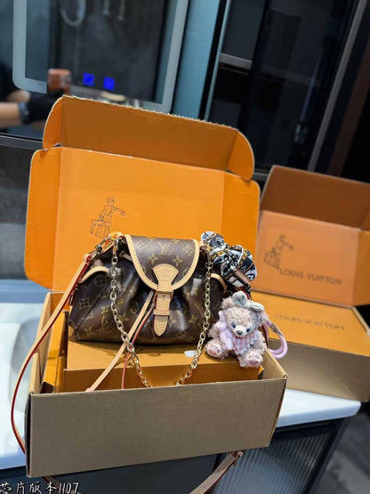 LV
280 dhs🌺
high quality

Zain132
♥️♥️♥️