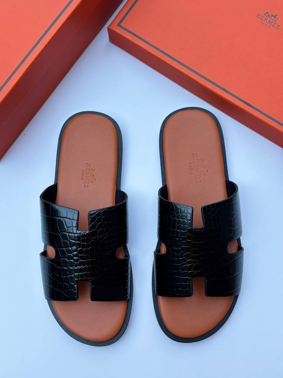 Hermes  
110 dhs✅
Size 40-45

Zain55
♥️♥️♥️