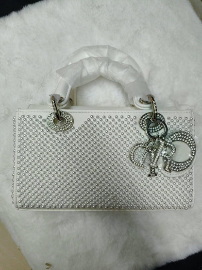 Dior

27cm

340 dhs🇦🇪🇦🇪

Zain10
♥️♥️♥️