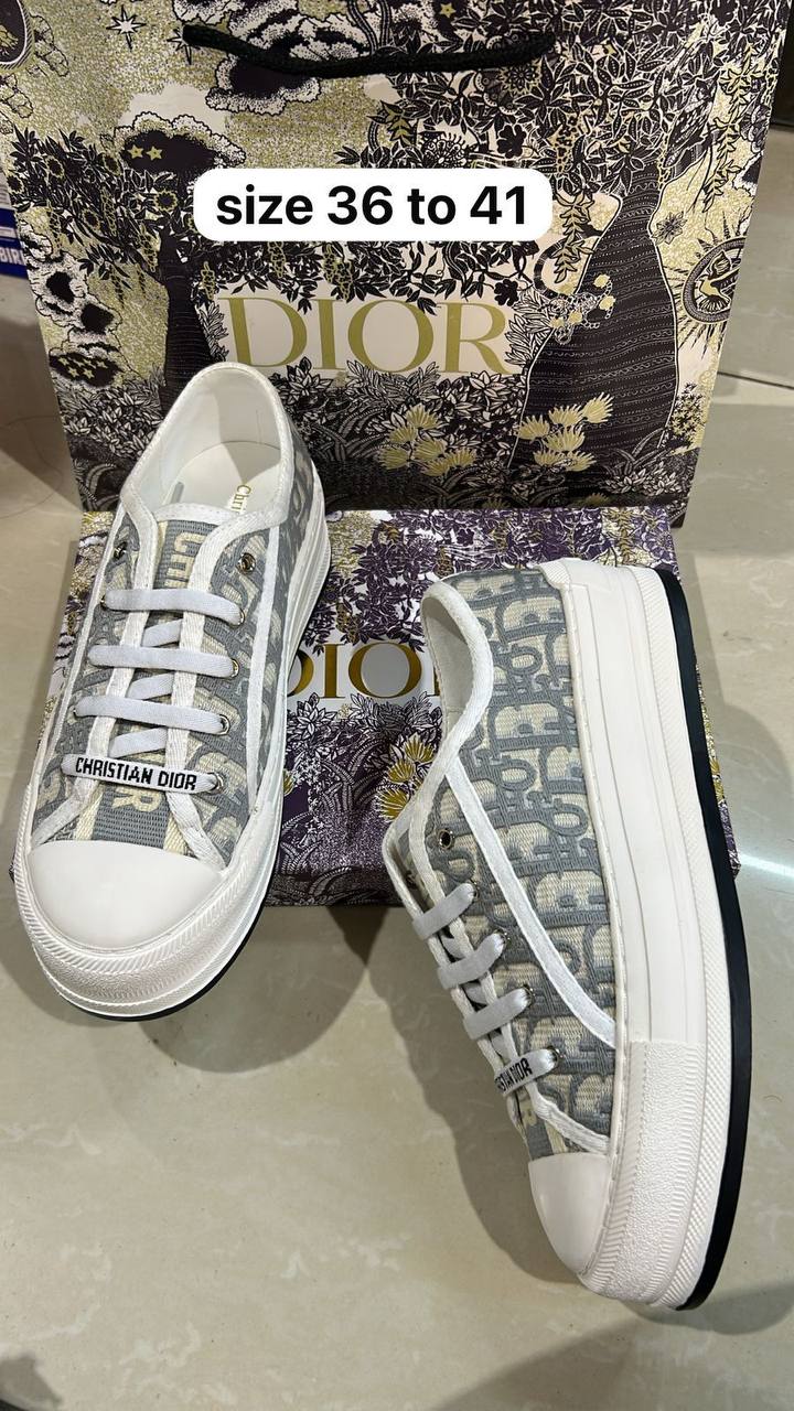 Dior 

size 36 to 41

140 dhs✅

Zain146
♥️♥️♥️